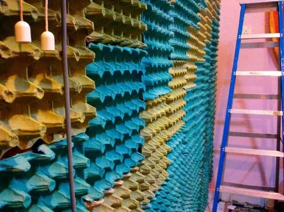 Soundproofing with egg cartons