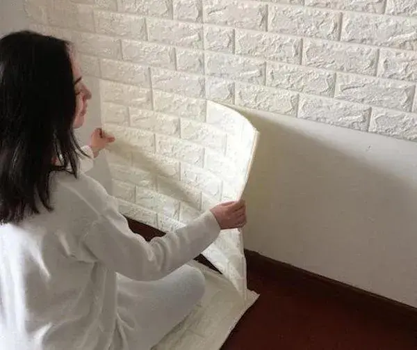 Use Soundproof Wallpaper or Paint